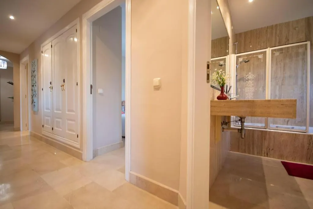 Spacious Apartment Near To Nikki Beach Marbella Hiszpania